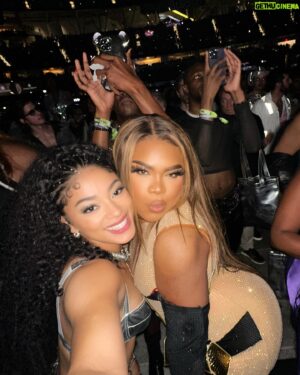 June Jambalaya Instagram - "Don't miss this roll call, is you here or what?" Happy Birthday to the legend Beyonce.🐝 🖤🐝🖤
#renaissanceworldtour Round 3