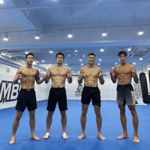 Jung Chan-sung Instagram - 한국에서의 일정이 다 잘 끝났습니다. 27일 RTU 갈비와 천재, 26일 UFC 스팅과 좀비, 많은 응원부탁드려요! #KOREANZOMBIEMMA #SEOUL