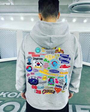 Jung Chan-sung Instagram - 드디어 나왔습니다.
이번엔 해외에서만 판매되는 
GOODBOY 브랜드와 
협업하여 제작되었어요.
만원 ,이만원에 팔수 있는
재질이 아니라
제가 만든 티셔츠 중 
가장 비싼 티셔츠지만,
다른 일반 굿즈처럼 
한번 입고 마는 티셔츠가 아닌
오랫동안 입을 수 있는 
티셔츠입니다.
이 부분은 냉정히 평가를 받아도
자신있습니다.😃
매 시합마다 제 티셔츠를 
기다려주시는
모든 분들에게 정말 감사하고
저는 격투기 열심히 하겠습니다.
구매는 @zombienation2023 의 
프로필링크를 클릭하시거나,
zombienation.kr 을 
이용해주세요.
제작이 순차적으로 진행되고있어,
배송이 2주 정도 
걸릴수 있습니다.
그리고 수량이 많이 
없어서 죄송합니다.😭😭
@zombienation2023