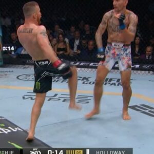 Jung Chan-sung Instagram - Max Holloway’s signature move made its way to The Korean Zombie’s amateur league in Korea 👀

(via @koreanzombiemma)