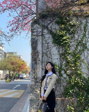 Jung Da-you Instagram - 걷다가
