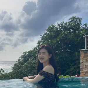 Jung Da-you Instagram - 🏝