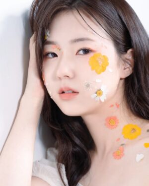 Jung Da-you Instagram - 압화💛