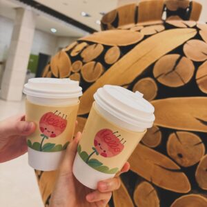 Jung Hae-na Instagram - 고개를 돌려 바라보는 곳마다
사랑이니, 모든 것이 감사하더라.