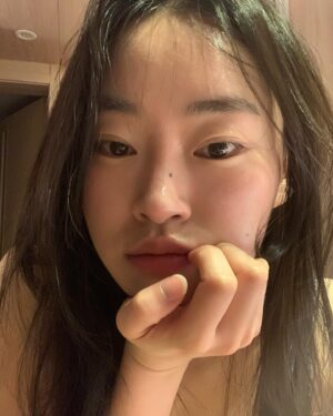 Jung Hoe-ryn Instagram - 🚿🧘🏼‍♀️🍃