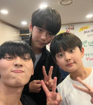 Jung Hyeon-jun Instagram - ‘반짝이는 워터멜론’ 함께해서 행복했습니다.🥹

#려운 #최현욱 #설인아 #신은수 #안도규 #윤재찬 #이하민 #이수찬 #최원영 #서영희 #봉재현 #고두심 #이석형 #천호진 #정성훈 #정현준 #김지우 #문서연 #김하언