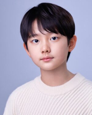 Jung Hyeon-jun Instagram - 새로운 프로필..💕

@spinoff_kids 

#배우 #정현준 #tvN #드라마 #이번생도잘부탁해 #문서하 #마인 #한하준 #영화 #특송 #김서원 #기생충 #박다송 #이웃사촌 #예준