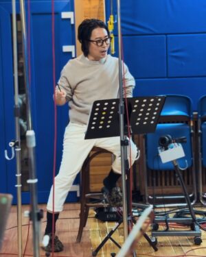 Jung Jae-hyung Instagram - 서울 스튜디오에서 오케스트라 녹음을 하고 부대찌게를 먹고 집으로 가는 길이 꼭 30년전 같구나! 나 오케스트라 녹음을 좋아하는구나를 알게됨!