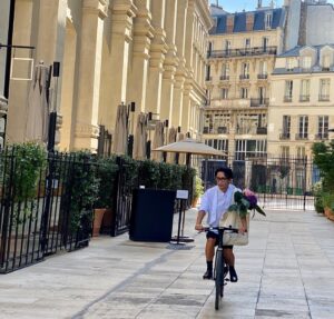 Jung Jae-hyung Instagram - 요정투어 #paris #youtube #fairyjaehyung  행복했어!!