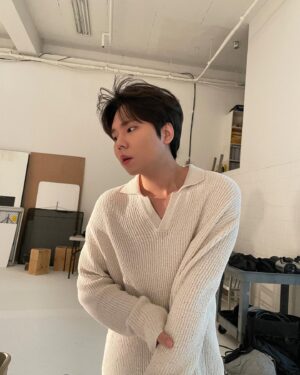 Jung Seung-hwan Instagram - 극사실주의📷