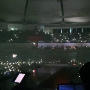 Jung Seung-hwan Instagram - ㅤ
공연이 끝난지도 벌써 5일이 지났네요. 새해 초에는 늘 그랬지만 유독 올해는 지난해에서 벗어나기 힘든 것 같아요. 아직도 저는 2022년의 마지막을 살고 있는듯하네요😅

꼬박 1년을 바쳐 만든 공연이었기에 12월은 저에게 가장 기대되면서도 무서운 시간이었습니다. 무대에 오르기 전 어느 때보다 많이 떨렸지만 그만큼 잘하고 싶은 마음이었을 거라 생각하니 제가 이 일을 참 좋아한다는 걸 새삼 느낄 수 있어 감사했습니다.

무엇보다 한 해의 마지막을 기꺼이 저와 함께해 주신 모든 분들께 감사드립니다! 그 하루 혹은 이틀간의 시간으로 인해 2022년 한 해를 조금은 더 사랑할 수 있게 되었길 감히 바라봅니다. 저는 그렇다고 분명히 말할 수 있을 것 같네요☺️ 
무사히 마친 것에 대한 뿌듯함과 홀가분함보다 더 잘하고 싶다는 욕심이 앞서는 걸 보니 저는 천생 가수인가 봐요. 
후…정말 나란 녀석…

좋은 공연을 만들기 위해 함께 애써주신 모든 분들께 너무 감사드립니다. 정말이지 덕분에 가능한 공연이었습니다!

그럼에도 사랑하게 된 2022년이었길 
그리고
충분히 사랑할 만한 2023년이 되길 바라며,
모두 새해 복 많이 받으세요!