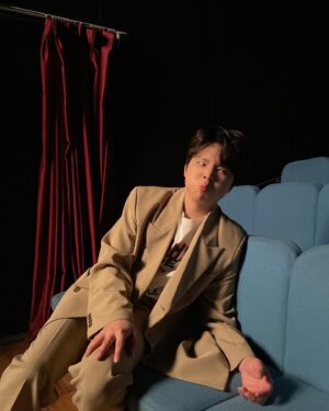 Jung Seung-hwan Instagram - 극사실주의📷