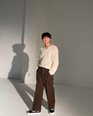 Jung Seung-hwan Instagram - 극사실주의📷