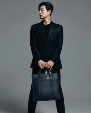 Jung Sung-il Instagram - #피콰드로 #피콰드로가방 #광고 

@piquadro.kr 

@msgseoul 
@mimm.ha0 
@mimm_jiwon 

#Godblessyou
#Godmakesnomistakes