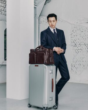 Jung Sung-il Instagram - #피콰드로 #피콰드로가방 #광고 

@piquadro.kr 

@msgseoul 
@mimm.ha0 
@mimm_jiwon 

#Godblessyou
#Godmakesnomistakes