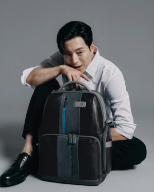 Jung Sung-il Instagram - #피콰드로 #피콰드로가방 #광고 

@piquadro.kr 

@msgseoul 
@mimm.ha0 
@mimm_jiwon 

#Godblessyou
#Godmakesnomistakes