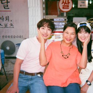Jung Young-ju Instagram - #선재업고튀어 
#복순팸
#임솔
#선재
#임금
#말자
#현주
#태성
#윤감독님

사랑한다!!!