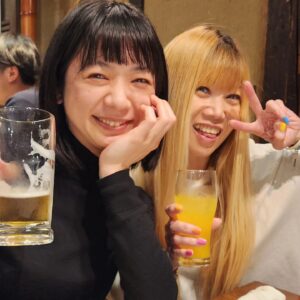 Junko Instagram - 史織ちゃんをナンパした🎵😍🎵
出会いからエピソードからいろいろキセキ過ぎて絶対必ずまた一緒やりたい😭

#baseballbear
#出雲apollo
#米子azticlaughs
#ベース女子会
#知らずに同じ夕陽を見ていた海岸物語