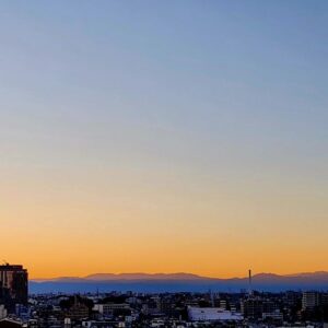 Junko Instagram - 寒いよ

#バイバイまた明日
#夕陽をお見送り
#お空が好き
#夕陽が好き
#ネイラーは冬も夏色
#opi