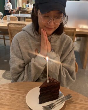 Juno Liu Instagram - 幸福的10月
慢半拍的我