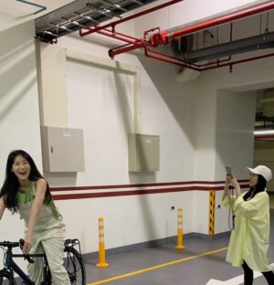 Juno Liu Instagram - 以前到現在
你們都是那麼的自由
不像死腦筋的我
如果長大的路上沒有你們我真不知道我會是一個多無聊的人
但願你們可以抱著這份任性跟純真繼續探索這個世界
偶爾也帶上我
偶爾就好❤️
祝我們的仔生日快樂～