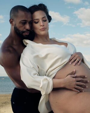 Justin Ervin Instagram - The only thing more exciting than seeing your wife and son on the cover of @voguemagazine is being able to hold them up through the process. I could not be prouder of @ashleygraham and I couldn’t be more excited to share the fruit of our marriage in such a regal way and on such a momentous platform.

A huge thank you to @voguemagazine for the platform, @jonathanvanmeter for the article, and @annieleibovitz For the incredible work of art. 
I’m beyond honored and humbled. 20/20 is going to be an incredible year.