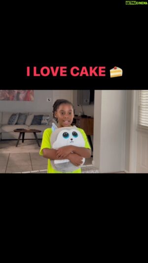 Justin Hires Instagram - No one gets in the way of my cake😁

@justinhires