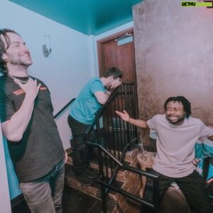 Justin Hires Instagram - Fun times, funny stories and great energy in the green room at @standuplive for @kingbach show last night in Phoenix!

S/O to @chrisdelia for killing it last night and to @blkheartsam for these 🔥photos! Destroy at your show tonight at @celebritytheatre !!

#justinhires #kingbach #chrisdelia #phoenix
