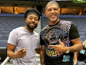 Justin Hires Instagram - S/O to @kevinhart4real @naimthestar @spankhorton and @joeywells5 for killin’ it last night in Tampa🙌🏽

Also ran into legendary boxer and hometown icon @realwinkywright 💪🏽💯