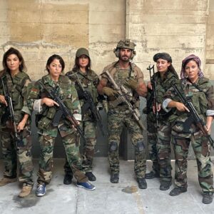 Justin Melnick Instagram - Bravo makes some new friends…. @sealteam_pplus episode 3 tomorrow don’t miss this!  #sealteam #tv #m81 #ypj_💚