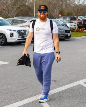 Justin Turner Instagram - Justin Time 😎
JT is here! #SpringTraining