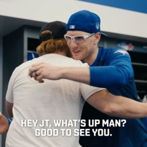 Justin Turner Instagram - Justin Time 😎
JT is here! #SpringTraining