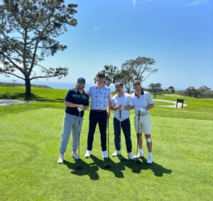 Justin Turner Instagram - Hitting the links @torreypinesgolf with the boys!!! ⛳️