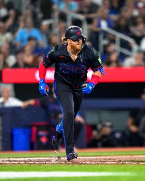Justin Turner Instagram - JT x 1500 👏 #TOTHECORE