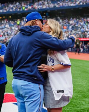 Justin Turner Instagram - A beautiful family moment ❤️ 
Kourtney Turner performed today’s anthems!
