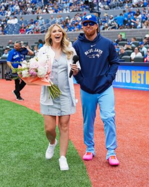 Justin Turner Instagram - A beautiful family moment ❤️ 
Kourtney Turner performed today’s anthems!