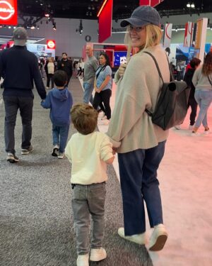 Justin Willman Instagram - Happy Mother’s Day to the mother of our dragons. ❤️@jilliansipkins
