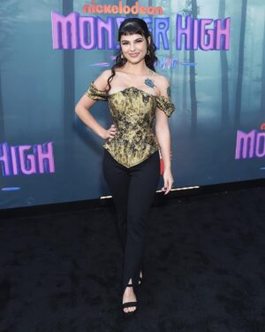 Jy Prishkulnik Instagram - Still screaming from this surreal evening at Paramount Studios with all my beast ghouls🪲💛 

Are you ready for Monster High: The Movie? It’s coming out of the dark in only 2 days☠️💗

PC: @peachhillmedia 

Now for some monster shoutouts: 

Thank you to the most incredible talent team for making my monster dreams come true @symingtontalentmanagement @throughthelooking.glass @characterstalentagency @cesdtalent @pedro_tapia___ @agentmelissabb 

Thank you to the wonderful  @sherylevine for giving this little girl a chance💜 

Thank you to the gruelest glam squad a mummy could wish for
Hair by @hairbaeraul 
Makeup by @makeup_by_jessicarobertson 
Custom corset by @aiko_kivamoto 

You made this vision come to life! 

Thank you for capturing these moments, carrying my Cleo bag, and for your loving care and support @iconicrickyy 

And always to my family for cheering me on from near and far💛🪲

#monsterhigh #monsterhighthemovie #paramountplus #cleodenile #beyourselfbeuniquebeamonster #newmovie #nickelodeon #moviepremiere #bts #mattelcreations #nickanimation