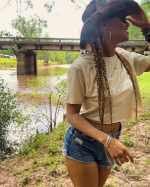K.D. Aubert Instagram - I ❤️ LOUISIANA 
 #FeelsLikeHome  #louisiana
Thanks for my cute shirts @heartofalioncigars 
#MadameAubert