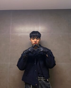 KANTO Instagram - Goodbye2022👋 
올해도 저와 함께해준 가족칭구팬 그리고 모든 분 들 사랑합니다 고맙습니다🖤