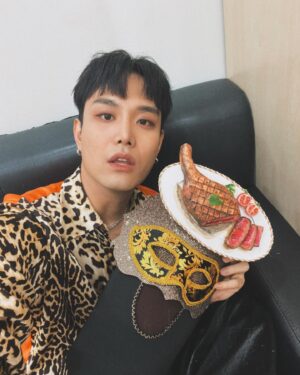 KANTO Instagram - #복면가왕 #육즙 너무 재밌었습니다-!! 고맙습니다🙇‍♂️🎭💙