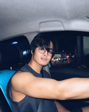 KD Estrada Instagram - where do u wanna go? 🌃🌛