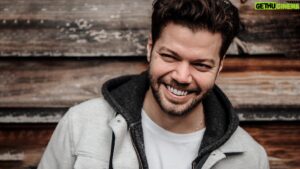 Kaan Turgut Instagram - Bazen bir konu üzerine gülüp geçmek, tam da o konunun ciddiyetini gösterir.