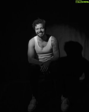 Kaan Turgut Instagram - Buydu Arturo Bandini'nin özü, 
daha iyi biri olmak, 
her zaman daha iyi, 
yoldaki tozdan yükselmek, 
insanı ve hayvanı ayırmaksızın sevmek.

#büyükaçlık #fante