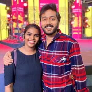 Kaarthik Shankar Instagram - 2023 അവസാനിക്കുമ്പോൾ ഏറ്റവും സന്തോഷമുള്ള നിമിഷത്തിന് ഇന്ന് സാക്ഷിയായി... അത്രമേൽ പ്രിയപ്പെട്ടരാളുടെ സ്വപ്നം നടക്കുമ്പോൾ അവർക്കൊപ്പം നമ്മളും പങ്ക് ചേരുമ്പോൾ കിട്ടുന്നൊരു സന്തോഷമുണ്ട്... അതോടൊപ്പം ചില നിമിഷങ്ങളിൽ ആ മുഖത്ത് നിറഞ്ഞ സന്തോഷം അവിടെ കൂടിയ മറ്റാർക്കും മനസ്സിലായെന്ന് വരില്ല. പക്ഷെ ഓരോ നിമിഷവും ഞാൻ നോക്കിയത് ആ മുഖത്ത് മാറി മറിയുന്ന സന്തോഷമായിരുന്നു... അതുകണ്ടപ്പോൾ എനിക്കും ഒരുപാട് സന്തോഷമായി...❤️

 പറഞ്ഞറിയിക്കാൻ കഴിയാത്ത അത്രയും സന്തോഷം... കാർത്തിക്കേട്ടനുമായുള്ള സൗഹൃദത്തിനും മുൻപ് ഞാൻ ആഗ്രഹിച്ചതാണ് ഈ മുഖം ബിഗ് സ്‌ക്രീനിൽ കാണാൻ... അതാണ് നടക്കാൻ പോകുന്നത്... 2024 ലെ എന്റെ ഏറ്റവും വലിയ സന്തോഷത്തിൽ ഒന്നായിരിക്കും അത്... ഇന്ന് ട്രെയിലറിൽ ആ മുഖം കണ്ടപ്പോൾ ഉണ്ടായ സന്തോഷം ഒരുപാടാണ്... ഇനി അത് ബിഗ് സ്‌ക്രീനിൽ കാണാനുള്ള കാത്തിരിപ്പ് മാത്രമാണ്... ❣️ waiting for Khalb Release ❣️

@kaarthik_shankar