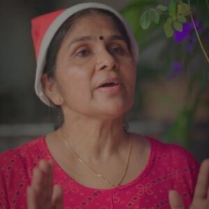 Kaarthik Shankar Instagram - നമുക്ക് ക്രിസ്തുമസ് വെറൈറ്റി ആക്കിയാലോ 🤩🎄 #kaarthikshankar #comedy #brandcollab