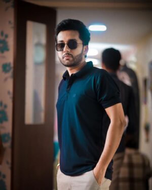 Kaarthik Shankar Instagram - Getting Ready ❤️✌️ 
Click by : @iam_super_hero_1994 

#movies #location #kaarthikshankar #karthikshankar #makeup