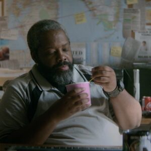 Kadeem Hardison Instagram - tic tok is an art and i am good at my job😉. #nolieshere 
also, i love these two @themaddiep & @anjelicafellini 🖤 @teenagebountyhunters now on @netflix
#teenagebountyhunters