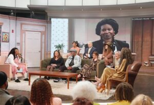 Kadeem Hardison Instagram - ‘A Different World’ takes over ‘The View’!✨Thanks to @iamjasmineguy, @kadeem_hardison, @dawnn_lewis, @IAmCreeSummer, @DarrylMBell and @therealdebbieallen for reuniting on our stage — tap the link in bio to watch them look back on the impact of the iconic sitcom 37 years later!

📸: @rkoradioman