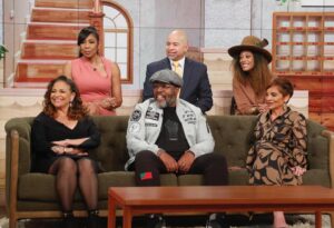 Kadeem Hardison Instagram - ‘A Different World’ takes over ‘The View’!✨Thanks to @iamjasmineguy, @kadeem_hardison, @dawnn_lewis, @IAmCreeSummer, @DarrylMBell and @therealdebbieallen for reuniting on our stage — tap the link in bio to watch them look back on the impact of the iconic sitcom 37 years later!

📸: @rkoradioman